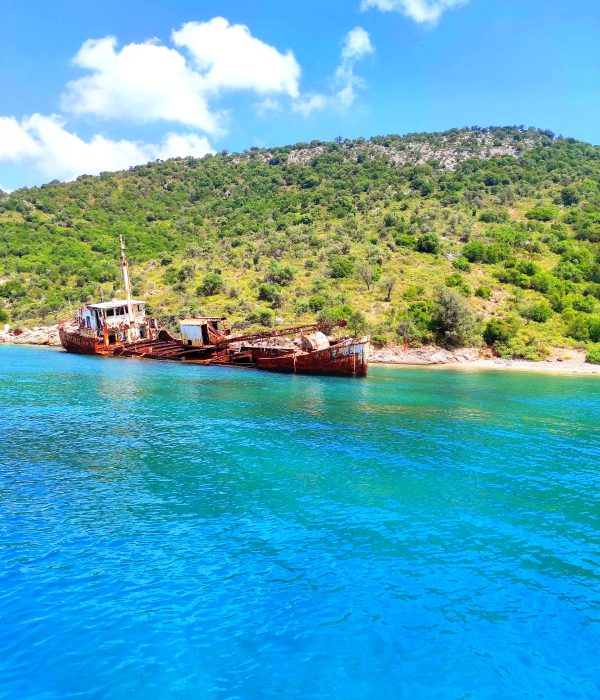 Ναυάγιο Περιστέρας Αλόννησος - Seanthesy Aegean Boat Tours